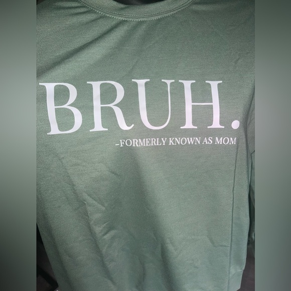 NEW Oversized Crewneck top, BRUH, formerly known as mom. Size XXL only - Picture 3 of 3